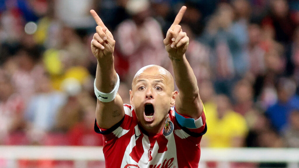 "Chicharito" Hernández causa polémica por comentarios sexistas; exigen castigo