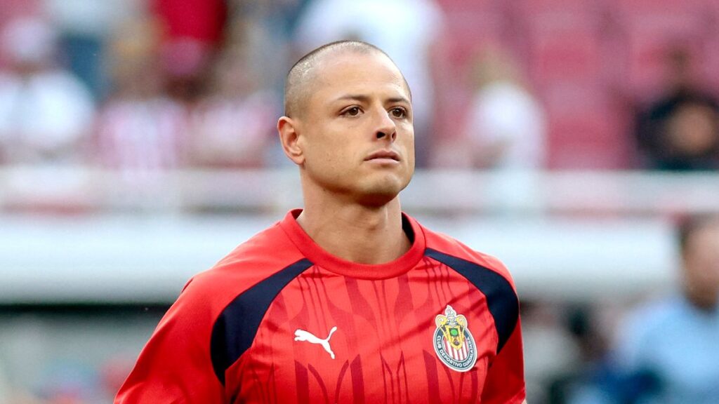 Chicharito Hernández se disculpa por comentarios machistas.