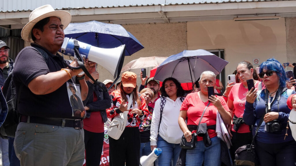 Libera CNTE edificio de la SEP; recuperarán salarios descontados