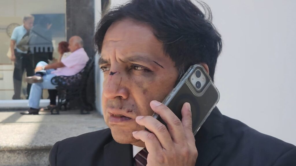 Conflicto entre niños acaba en golpiza contra periodista Paco Granillo en Morelos; lo amenazan de muerte