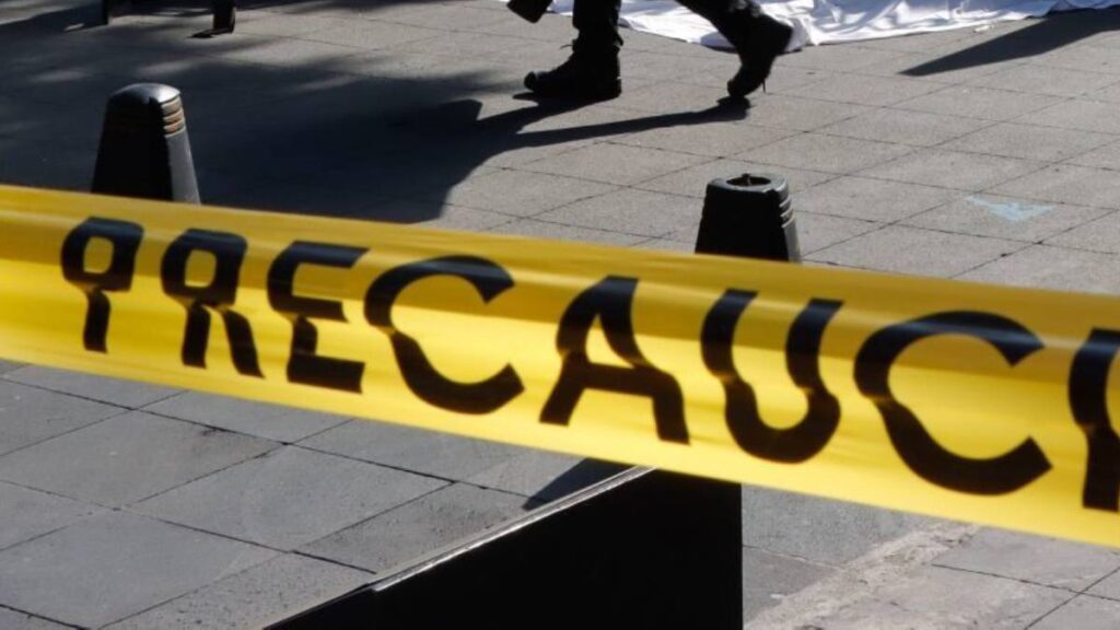 se avienta de puente en acapulco