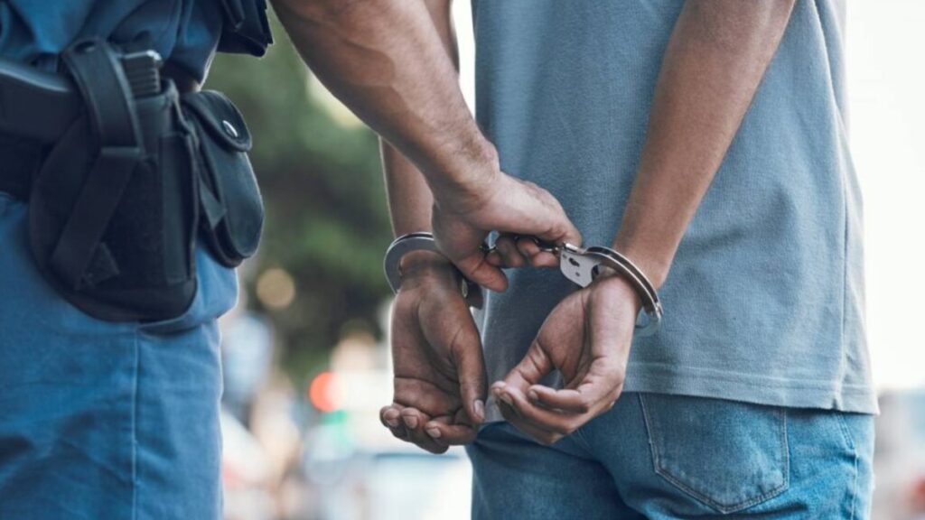 Detienen pedro segura