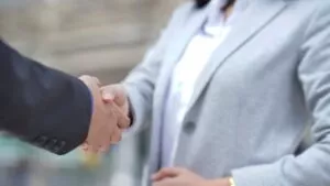 Reconocer el daño, sanar la memoria: ¿para qué sirve una disculpa pública?