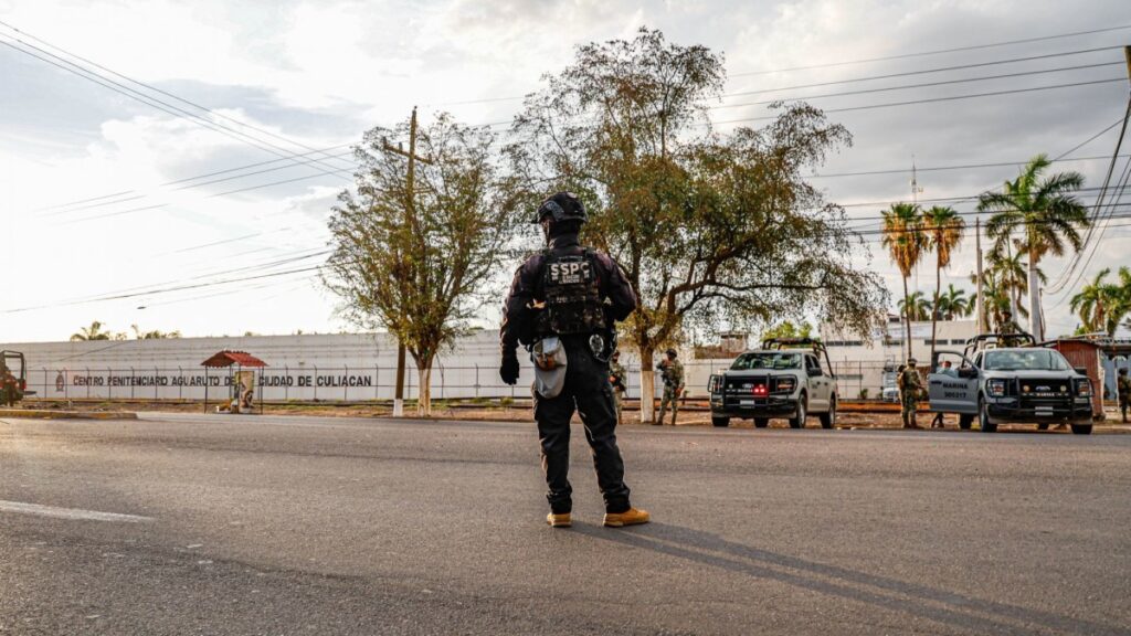 En un repunte de violencia en Sinaloa, este jueves se registraron 9 ejecuciones en el día, y una balacera en un centro comercial de Culiacán.