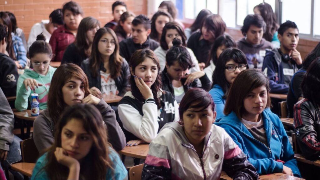 Estudiantes de bachillerato recibirán certificados digitales de estudios
