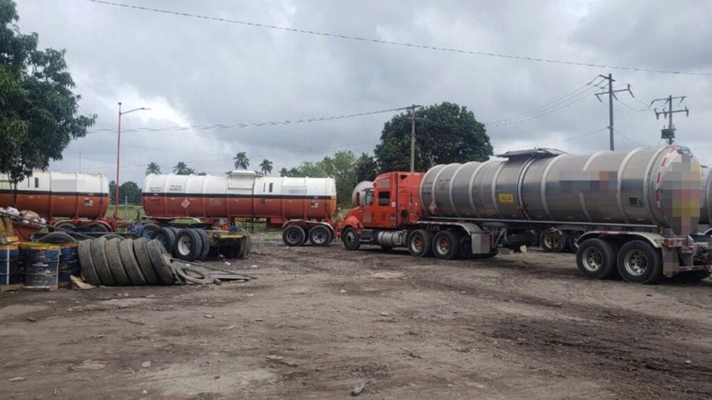 Exagente de Pemex denuncia montaje en caso contra militares por robo de combustible