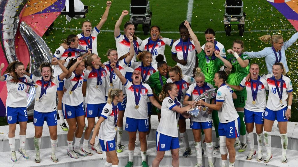 Inglaterra vence a España en penales y se proclama campeona de la Eurocopa femenil 2025