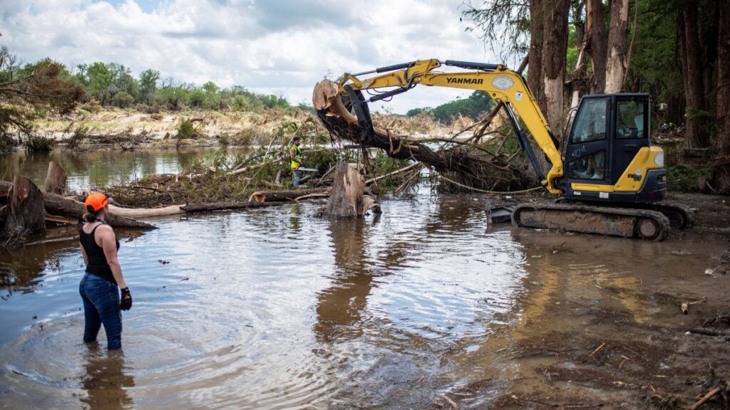 Lluvias impiden búsqueda de personas desaparecidas por inundaciones en Texas