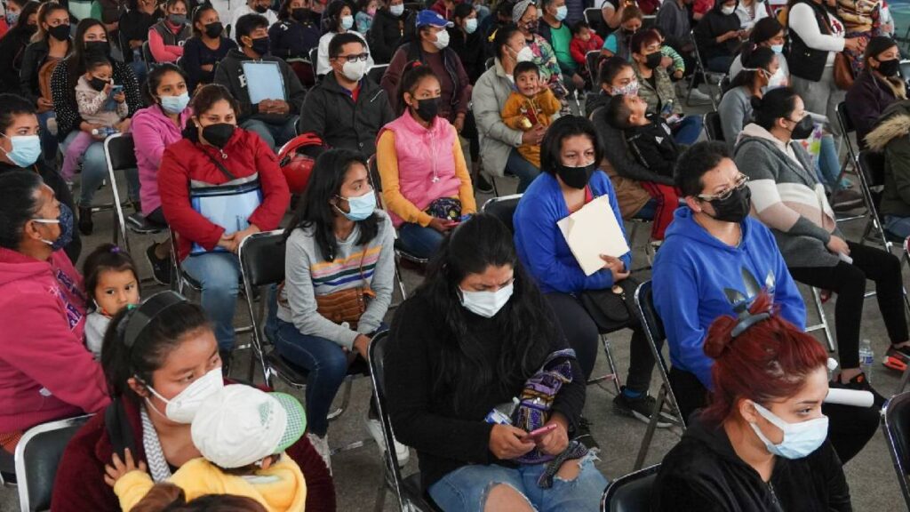 Madres trabajadoras deben estar atentas para la inscripción.