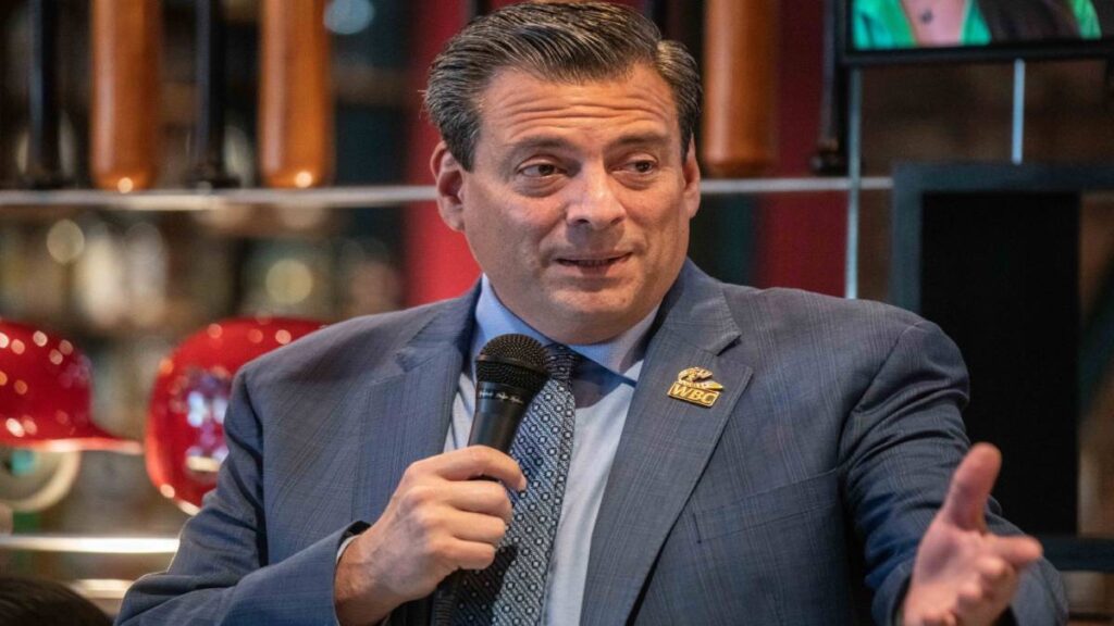 Mauricio Sulaimán habla de Chávez Jr. y da esta postura