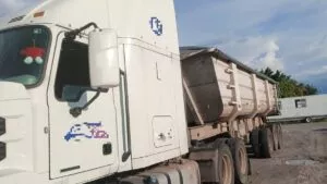 Balacera y persecución por robo de tráiler en la México-Pachuca deja un muerto