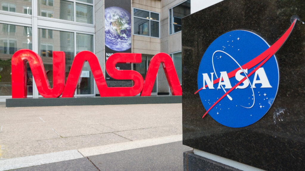 Rebelión en la NASA: cientos de trabajadores protestan contra los recortes de Trump