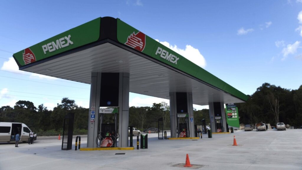 Niega Pemex el fin de las Gasolineras del Bienestar, solo dejará de usar tarjetas para flotillas