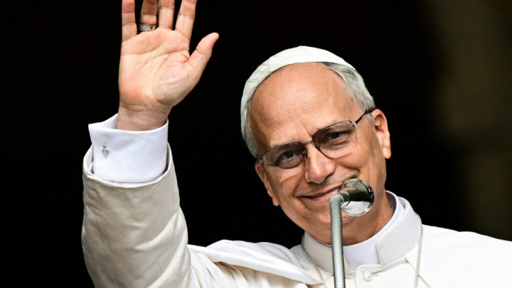 Papa León XIV revive tradición y celebra Ángelus en Castel Gandolfo