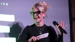 Así fue la propuesta de matrimonio a Kelly Osbourne durante concierto de Ozzy