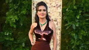 Salma Hayek se convierte en abuela por primera vez; comparte foto con su nieto