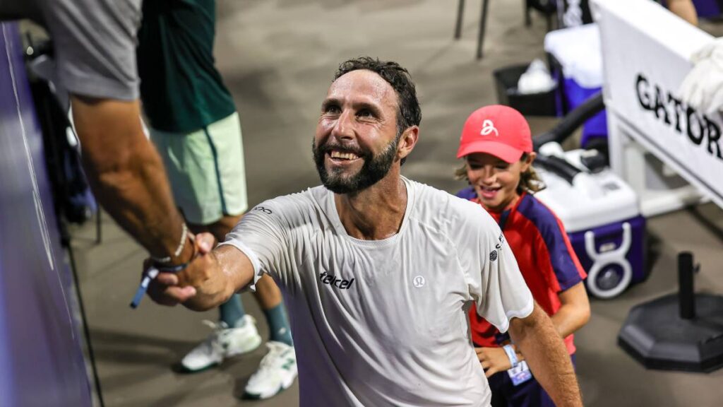 Santiago González en semifinales del Abierto de Los Cabos 2025, en dobles: ve a qué hora