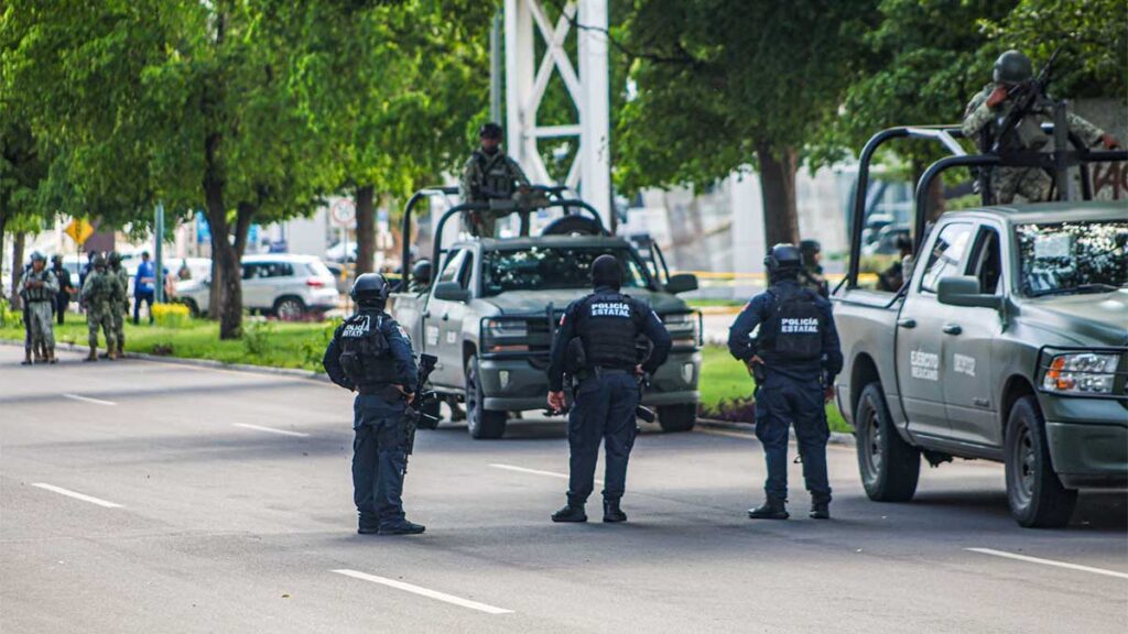 Autoridades detuvieron a 10 miembros del crimen organizado en Sinaloa.