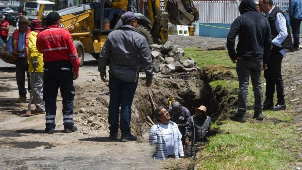 Concluye censo por socavón en Guadalajara: cuatro vehículos afectados, tres lesionados y cierre vial por labores preventivas
