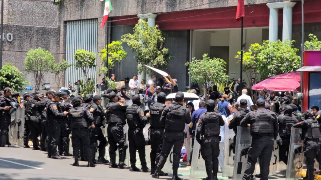 Protesta IMSS Bienestar