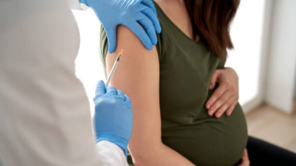 La vacunación a mujeres embarazadas puede ser clave