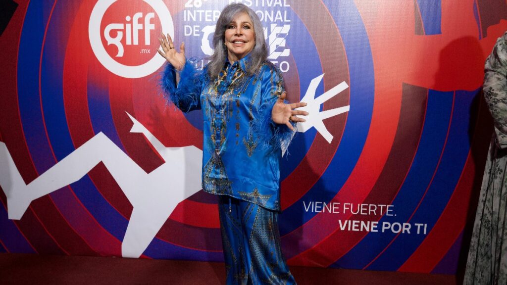 VERÓNICA PREVIO AL HOMENAJE