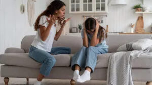 El abuso verbal es tan dañino como el abuso físico para la salud mental de los niños