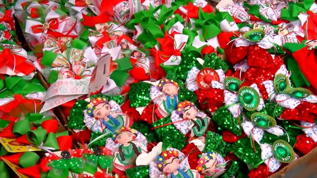 Adornos patrios en el Mercado de Sonora