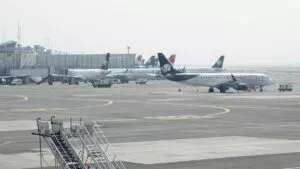 ¡Meten reversa! AICM cede ante EE. UU.; vuelven aerolíneas de carga y aumentarán slots