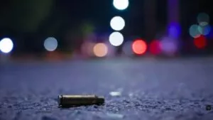 Sujeto armado intenta entrar a base de la Semar en Jalisco y sale herido; difunden video