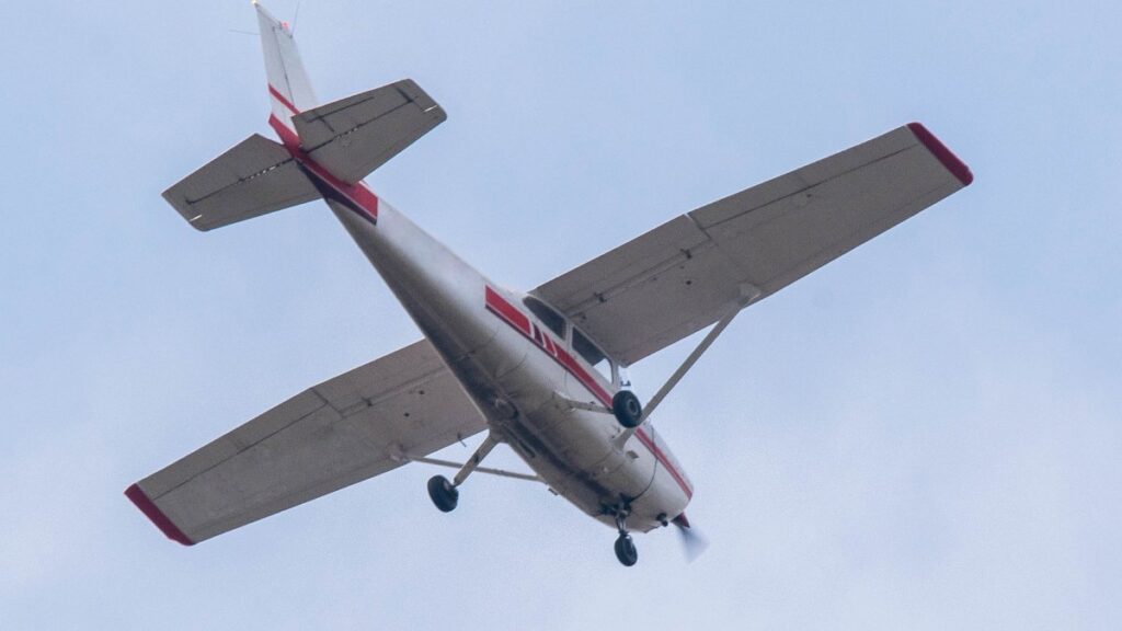 Avioneta de adiestramiento sufre accidente en el Aeropuerto Internacional de Cuernavaca
