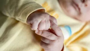 Papás primerizos: ¿Cuántos días de permiso laboral les toca por nacimiento de un hijo?