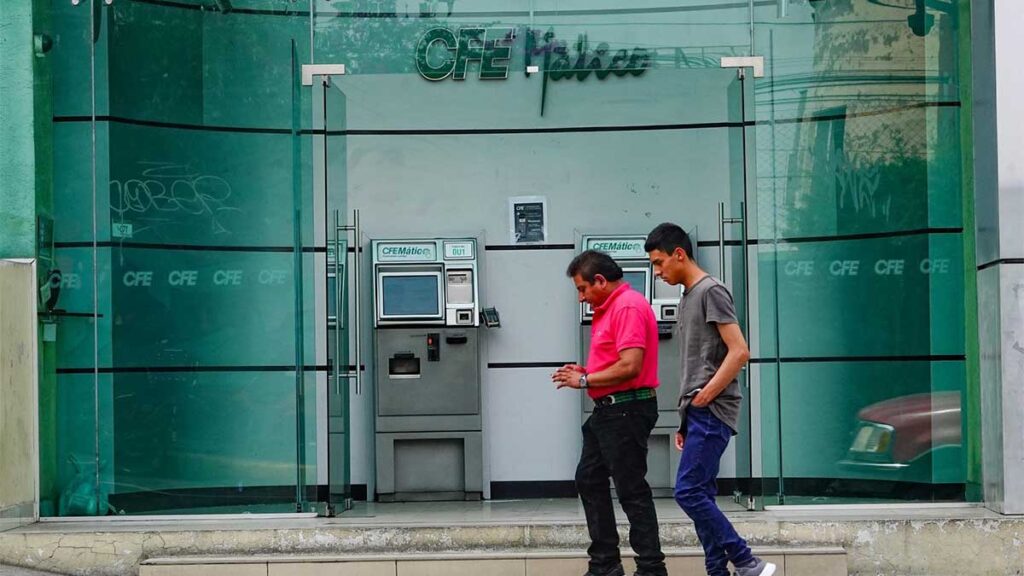 Así puedes tramitar el cambio de titular del recibo de luz CFE