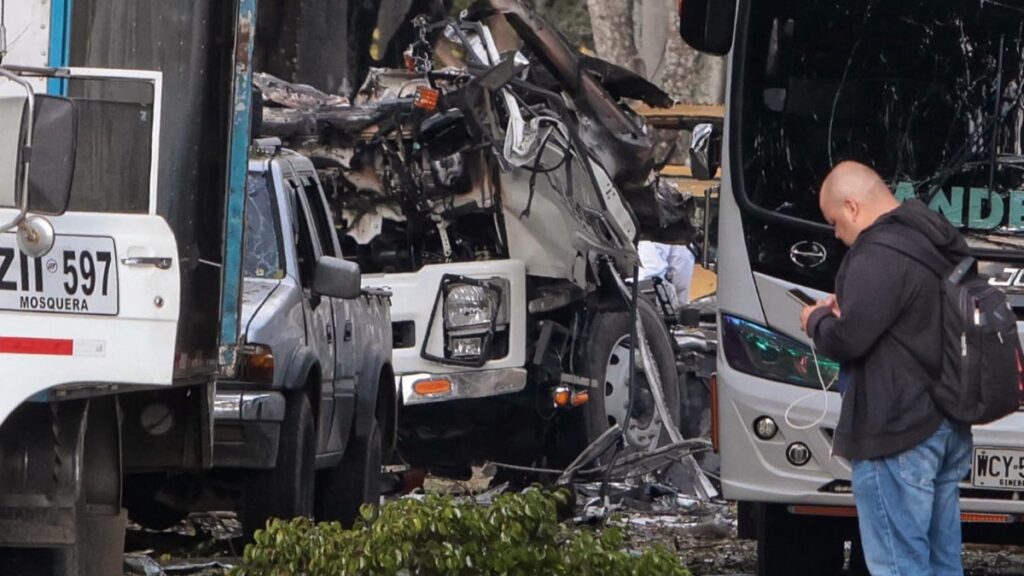 Colombia vive jornada trágica, Petro atribuye ataques a grupo de las FARC