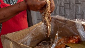 Con 20 mil comensales, hornean la barbacoa más grande en Actopan, Hidalgo