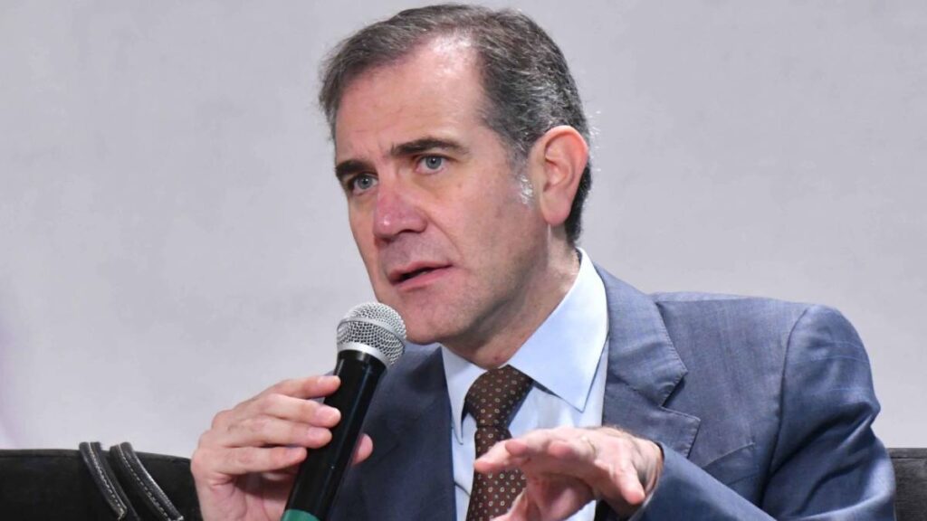 Lorenzo Córdova, exconsejero del INE.