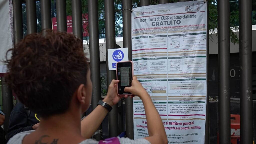 México implementará la CURP biométrica en 2026, con huellas, iris, fotografía y firma electrónica. Será obligatoria y válida en todos los trámites públicos y privados