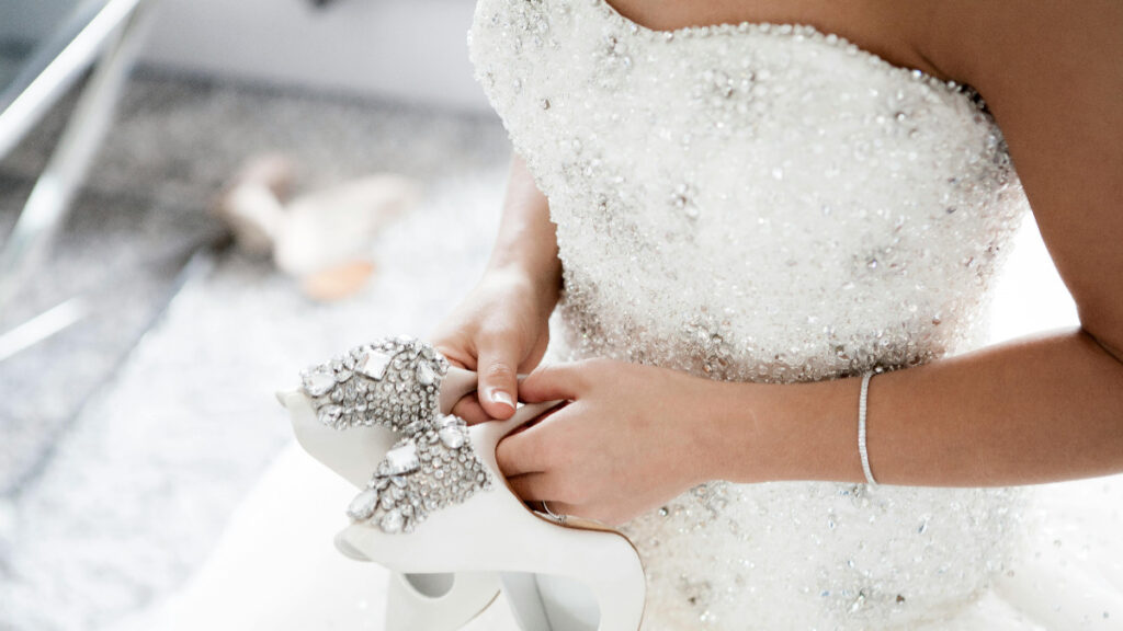 Lupita Villalobos, integrante del podcast "Las Alucines", se casa en España