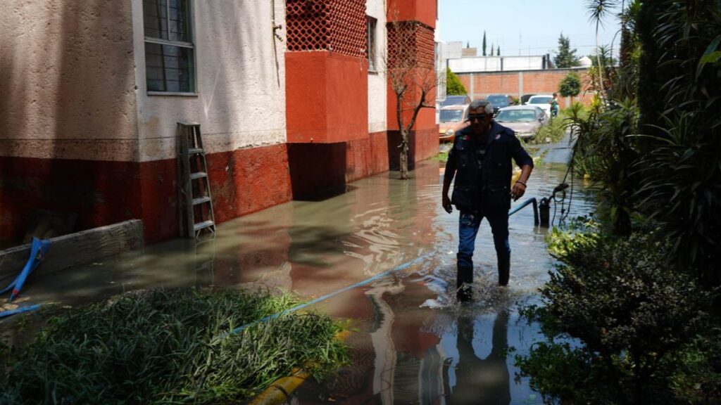Lluvias provocan inundaciones en la CDMX