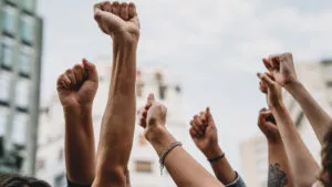 Colectivos de búsqueda y protestas estudiantiles activan movilizaciones este 8 de enero