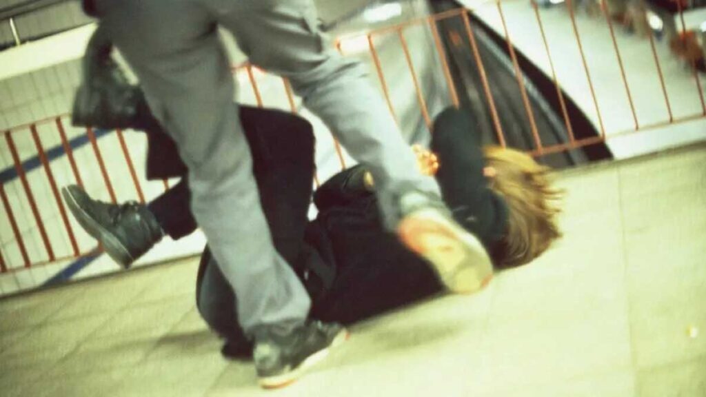 Captaron una agresión en el Metro de Monterrey.