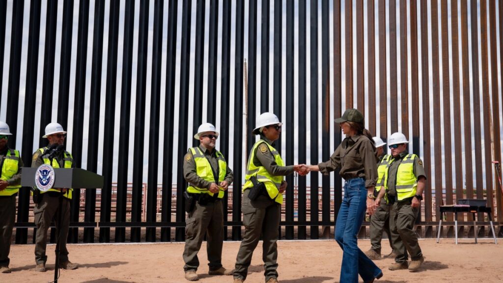 Pintar de negro el muro fronterizo será una medida ineficaz: activistas