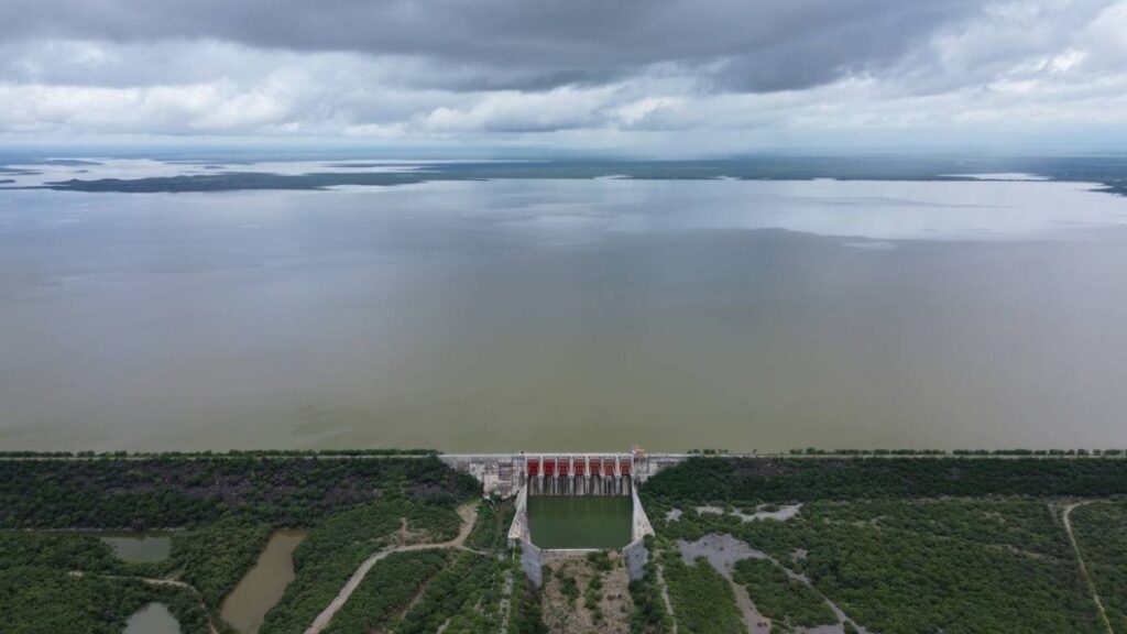 Presas suben nivel de agua