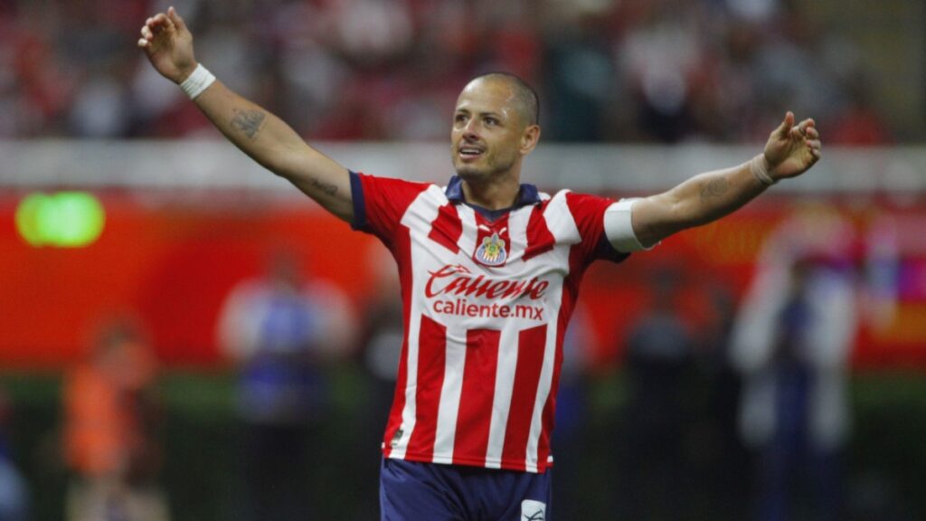 Chicharito declara que tiene pareja a pesar de sus opiniones