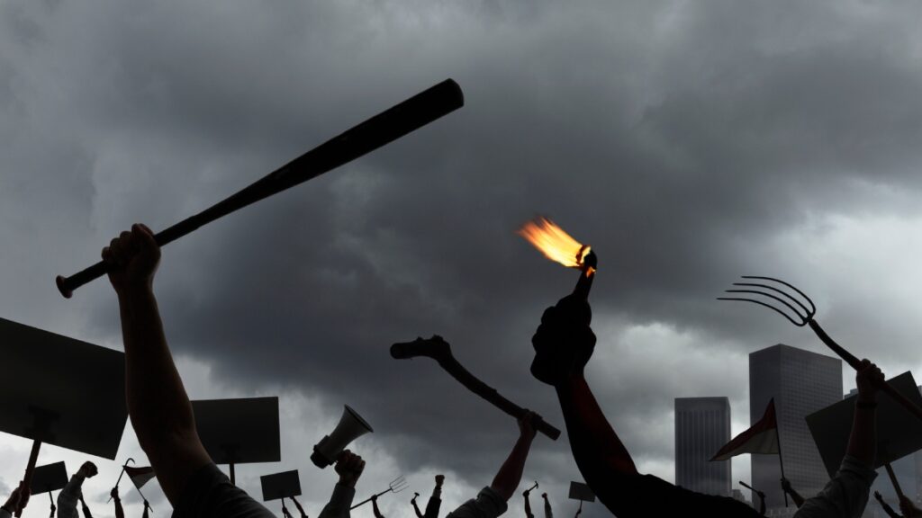 Queman el Palacio Municipal de Tzucacab, Yucatán, tras protesta por muerte de detenido