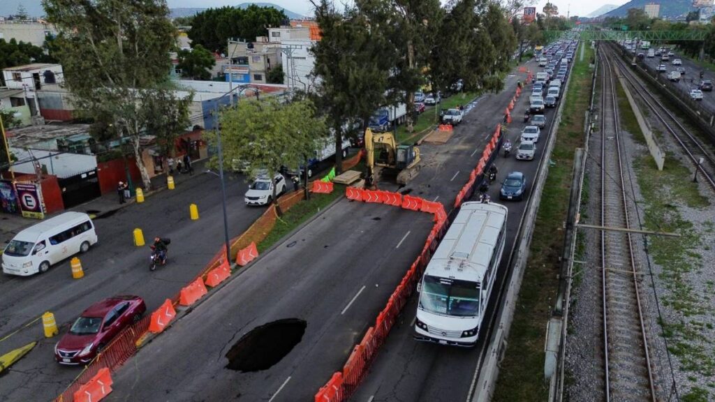 Reparación de socavón en Zaragoza concluirá el domingo.