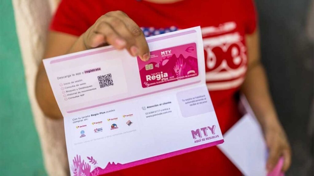 Inicia la entraga de la Tarejta Regio Plus.