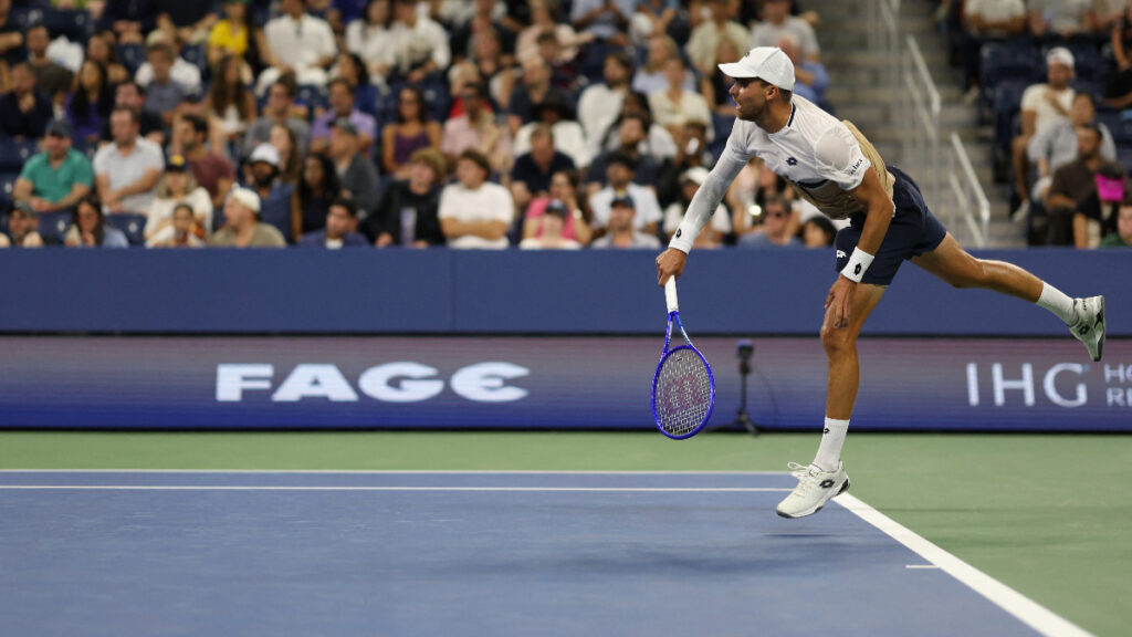 Indignación en el US Open: fan roba gorra destinada a un niño