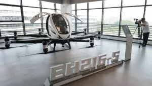 Viajé en taxi autónomo y volé en dron: así se vive el futuro del transporte