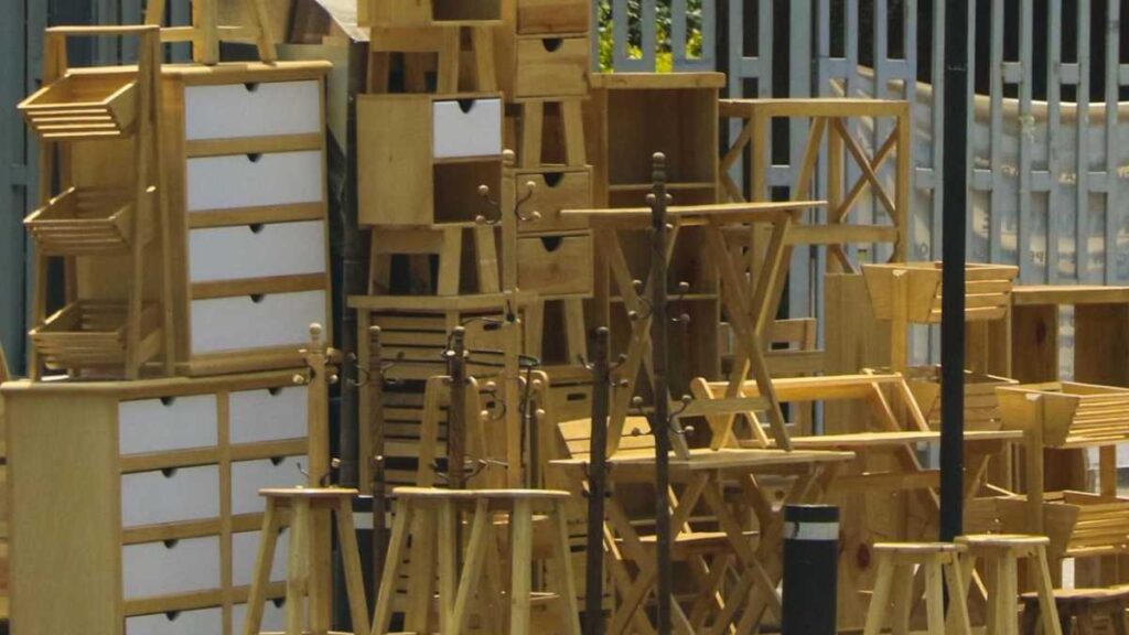 Trump analiza aranceles a muebles